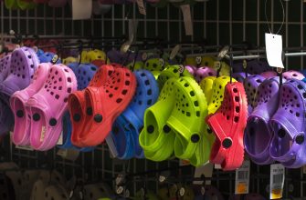 01_crocs