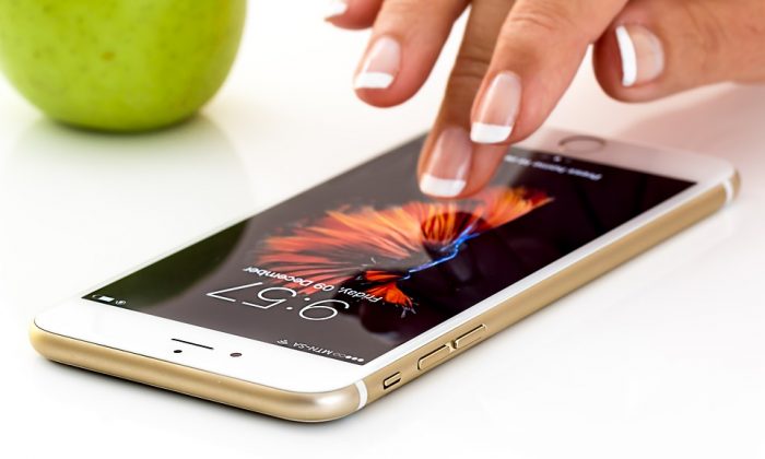 Mobilní telefon
