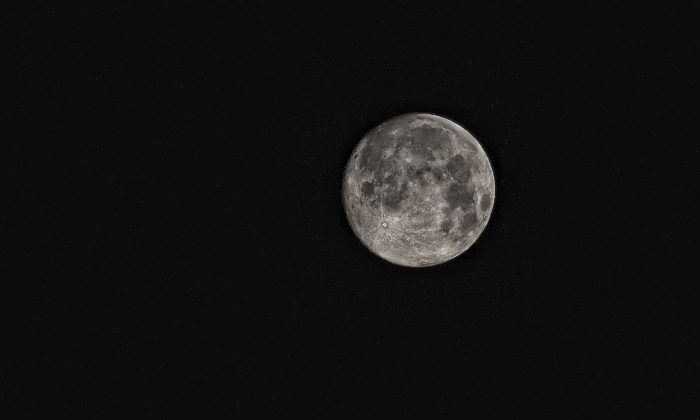 Měsíc