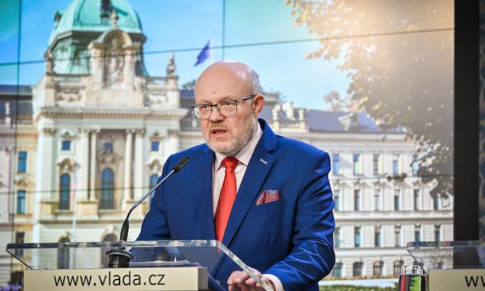 Vlastimil Válek