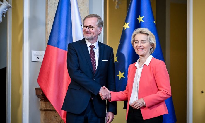 Petr Fiala a Ursula von der Leyen