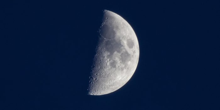 Měsíc