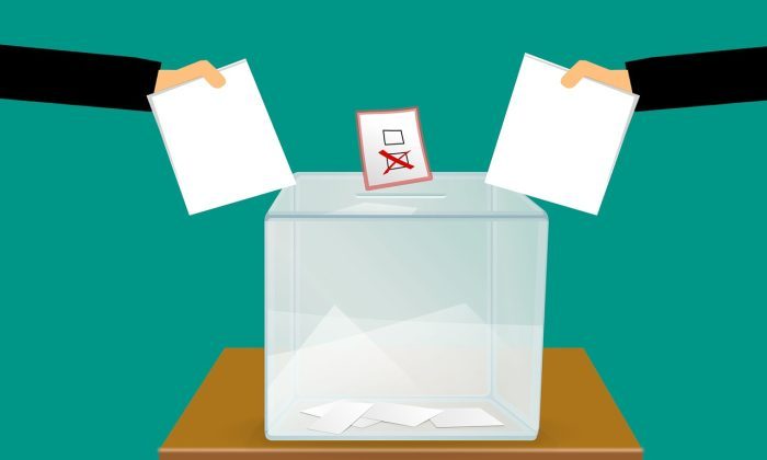 samo-tisk lístků, nejpozději 10. září, zájem krajanů nízký, eDoklady v místnostech, bezpečné korespondenční hlasování