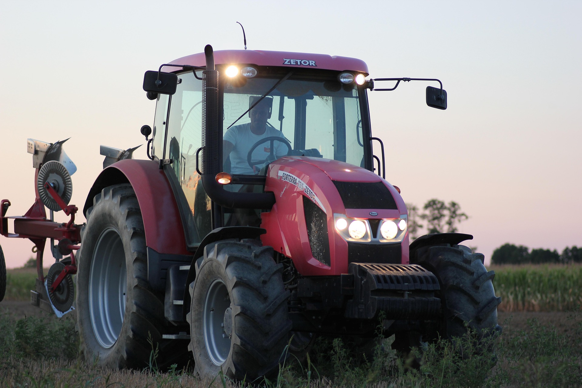 Traktory Zetor