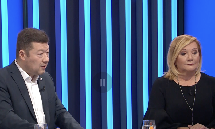 Okamura a Schillerová