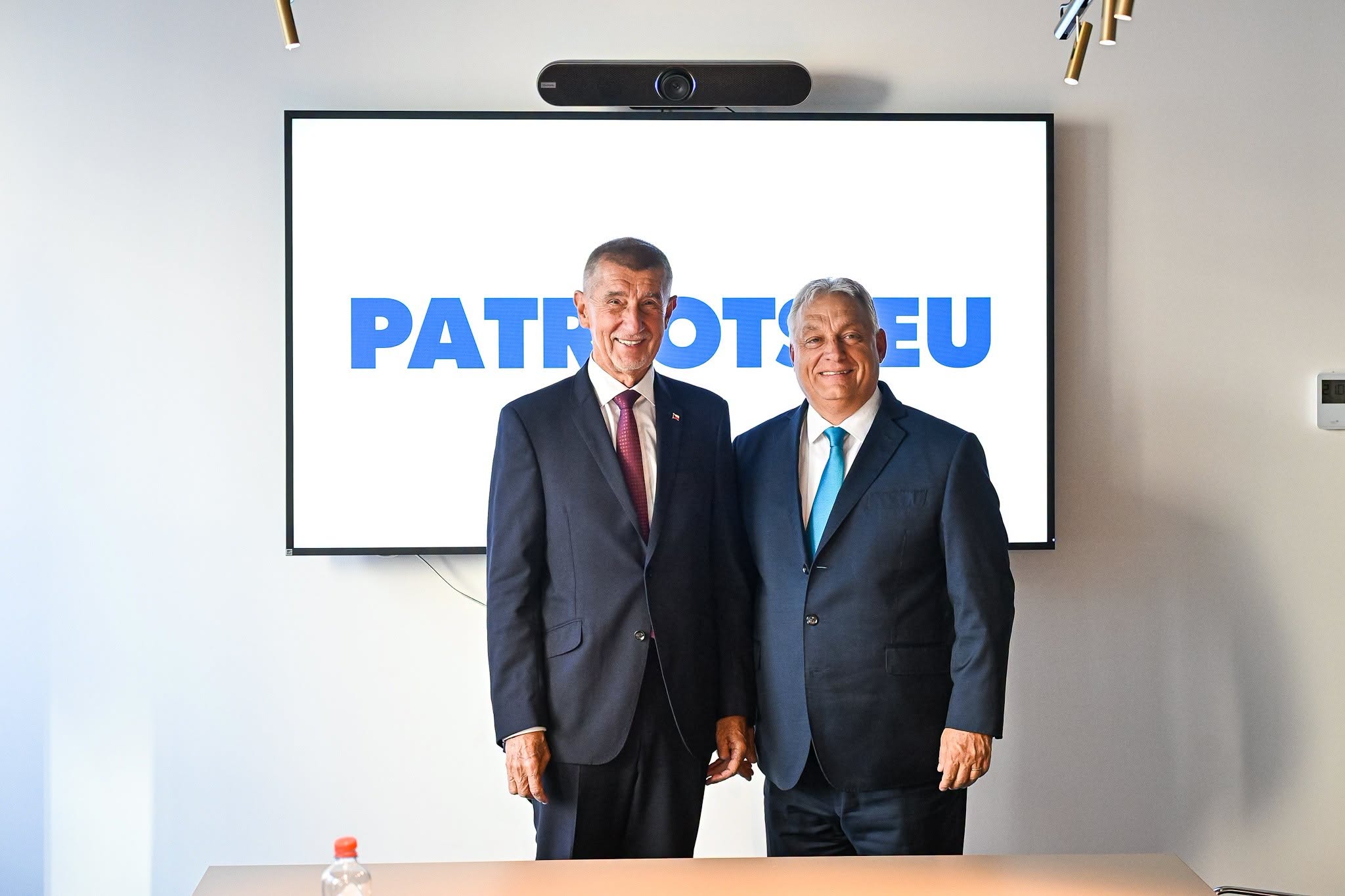 Babiš a Orbán | Epeníze Babiš a Orbán